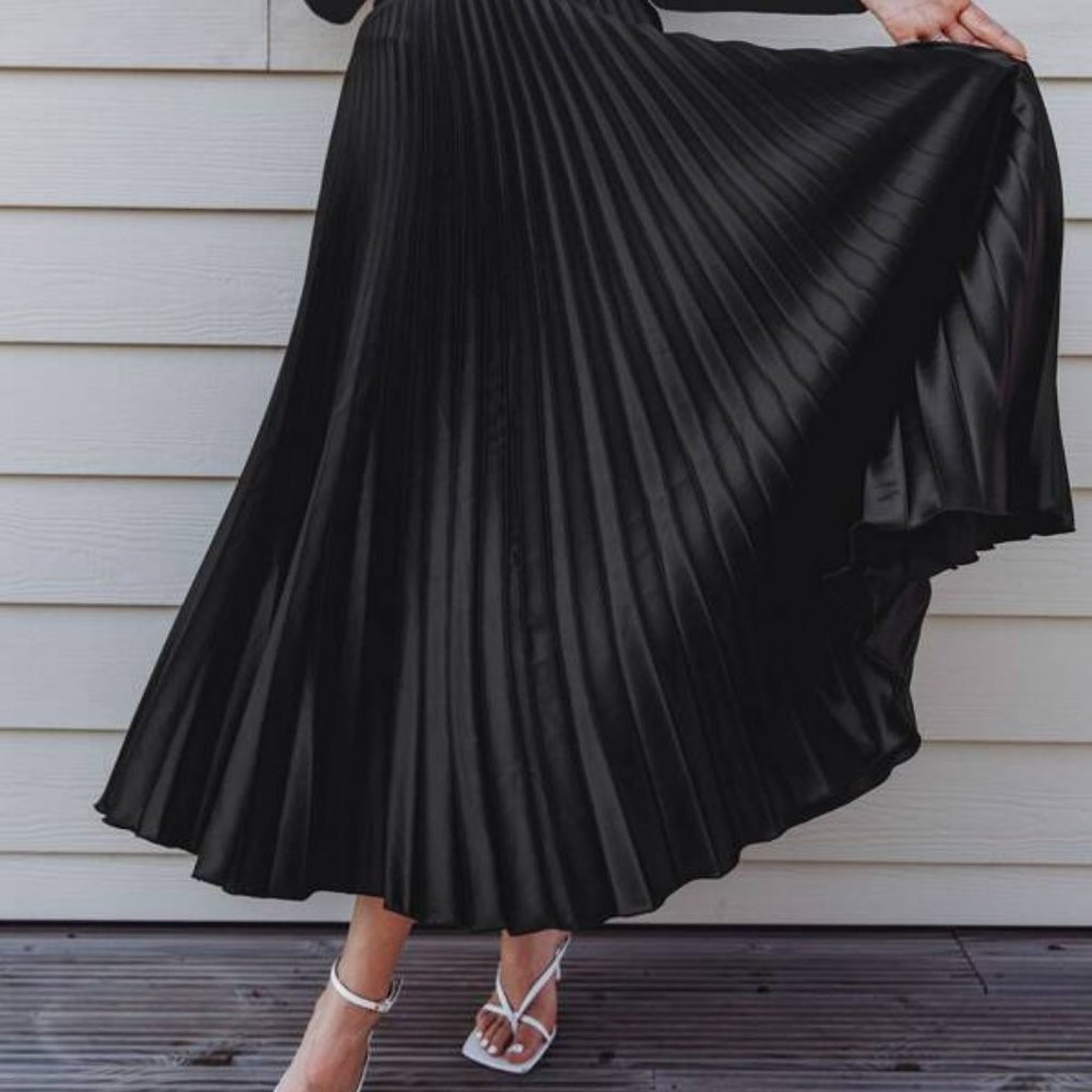 CLASSIC Girl Black Pleated Skirt - Picture 6 of 7